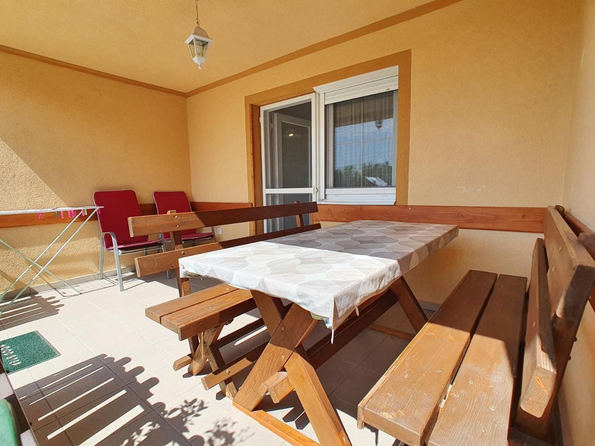 Krisztian Apartmanhaz Vonyarcvashegy Exterior photo
